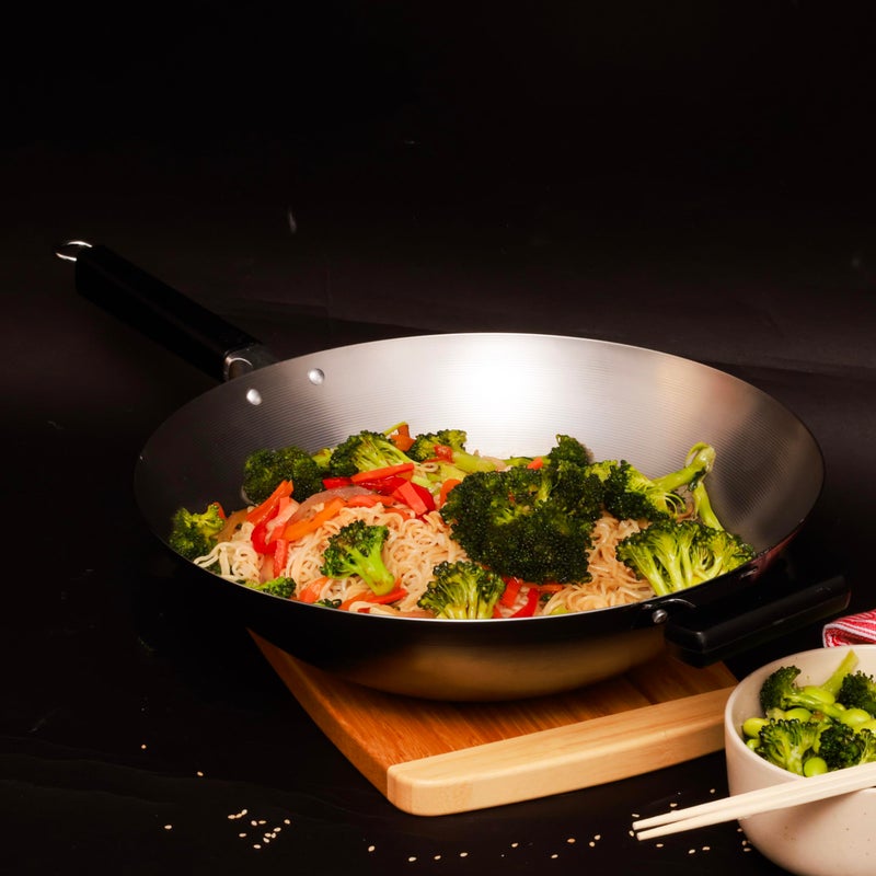 JOYCE CHEN Professional Series 14-Inch Carbon Steel Wok with Phenolic Handles - Image 3